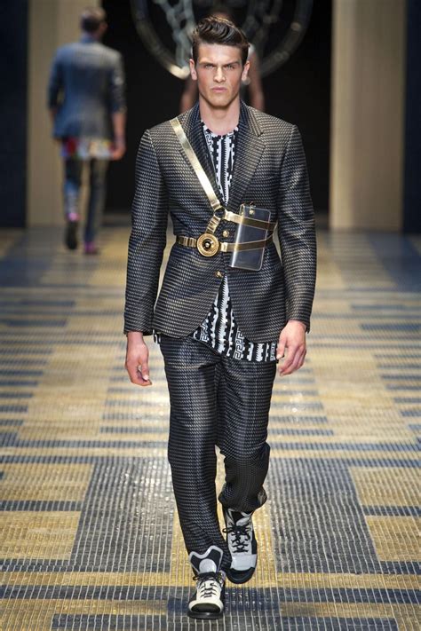 ensemble survetement homme versace|Vêtements Versace pour homme .